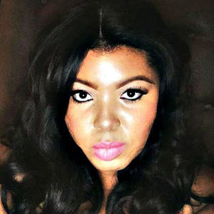 Meet your Posher, Tia